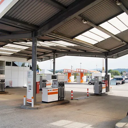 Bayerwald Rasthof B12 מלון